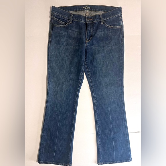 Diva Short Style Old Navy Women’s Blue Jeans - Picture 2 of 8